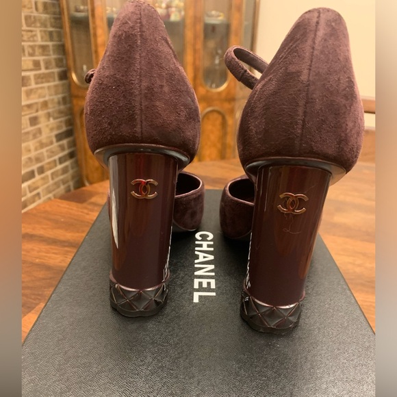 Channel suede calfskin dark purple heels size 37 - Picture 4 of 12